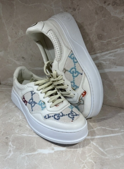 Tênis Gucci Branco com Aplicações Italiana