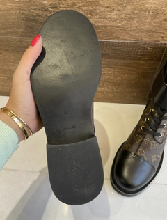 Bota Louis Vuitton Wonderland Monogram Italiana - loja online