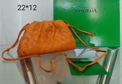 Bolsa Bottega Veneta Mini Pouch Intrecciato Laranja Italiana