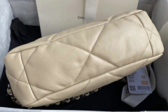 Bolsa Chanel 19 Bege Italiana na internet