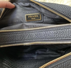 Bolsa Prada de Ombro em Couro Daino Preta Italiana na internet