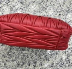 Bolsa Miu Miu Wander Vermelha Italiana na internet