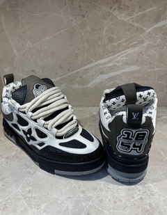 Tênis Louis Vuitton Trainer Preto E Branco Italiana na internet