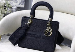 Bolsa Lady Dior D Lite Média Preta Bordada Italiana