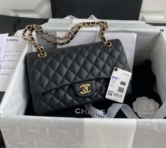 Bolsa Chanel 2.55 Clássica Caviar Preta com Dourado Italiana