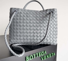 Bolsa Bottega Veneta Andiamo Cinza Claro Média Italiana