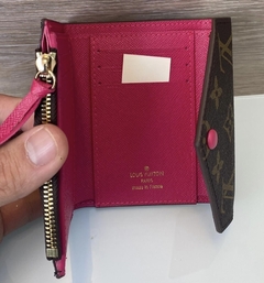 Carteira Louis Vuitton Victorine Monogram Pink Italiana - comprar online