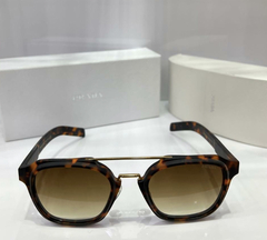 Óculos Escuro Pra.da Eyewear Marrom Italiana