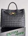 Bolsa Bottega Veneta Andiamo Preta Média Italiana