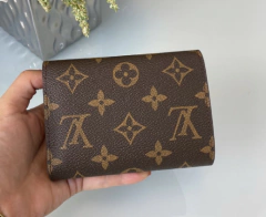 Carteira Louis Vuitton Victorine Monogram Vermelha Italiana - loja online