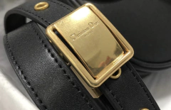 Bolsa Dior Bobby Pequena Preta Italiana na internet