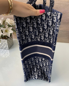 Bolsa Dior Book Tote Com Veledo Azul Italiana - Romaly Grifes Bolsas