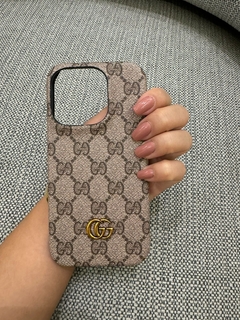 Capinha Gucci GG Marrom Italiana