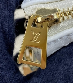 Bolsa Louis Vuitton Coussin PM Branca Italiana - comprar online