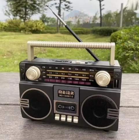 RADIO USB RETRO USB, FM-A, TARJETA SD. RECARGABLE INALAMBRICO (SIN CARGA SOLAR) - comprar online