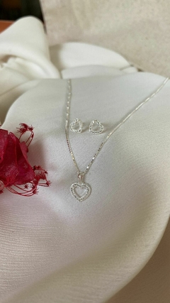 Conjunto coração cravejado vazado