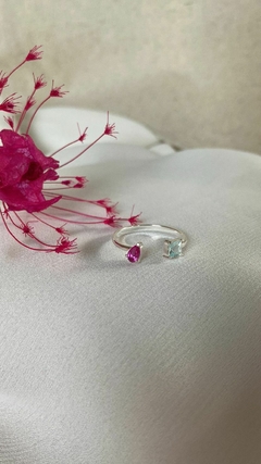 Anel gota rosa e quadrado azul