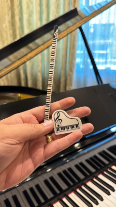 KIT estojo + 2 lapis + ponteira de lapis + borracha + PAR CPLIS clave de sol BRINDE na internet