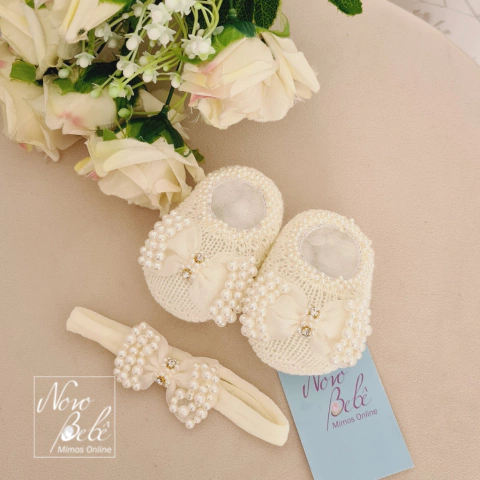 Conjunto Bebê Sapatinho e Faixa Laço Com Organza Com Pérolas e Strass Anne - Marfim