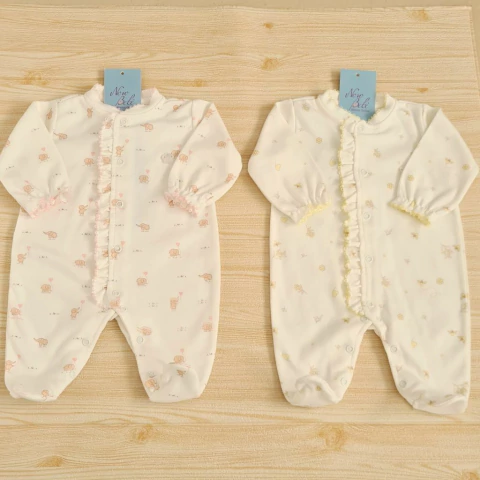 Kit Roupa Bebê 2 Macacões Algodão Pima Elefante Nikki e Abelha Kira - Marfim