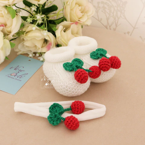 Conjunto Bebê Sapatinho e Faixa Cereja Chloe - Branco