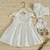 Kit Look Festa Bebê Vestido Pretty Girls Off com Casaco e Meia