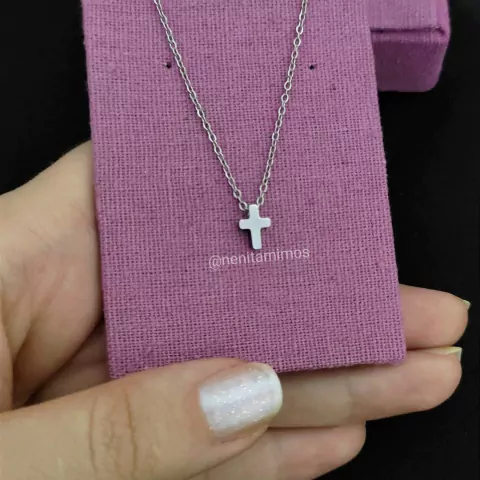 Chocker mini cruz em aço inoxidável prateado 3d