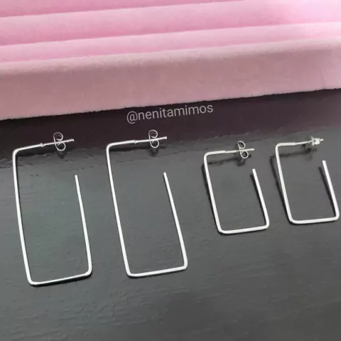 Brinco argola retangular em aço inoxidável prata modelo tarraxa