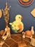 Pássaro no Poleiro - Escultura em Papel Machê Pintado à Mão