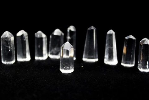 03 Mini Pontinha Quartzo Cristal Furado Para Pingente de Colar Furo Vazado Lateral 25 a 35mm Atacado