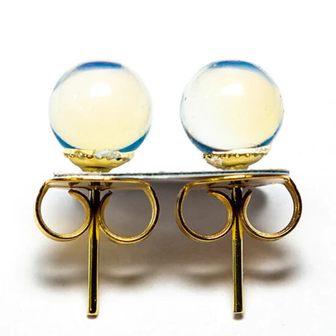 Brinco Bolinha Pedra da Lua Opalina Tarracha Dourado