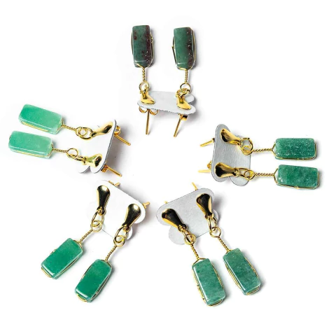 05 Brinco Pedra Quartzo Verde Retângulo Ranhurado Dourado ATACADO