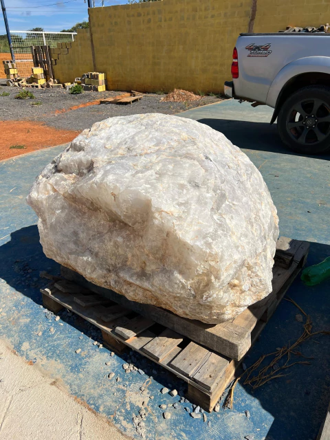 Bloco Quartzo Cristal Bruto Gigante Natural 1,5T 119cm