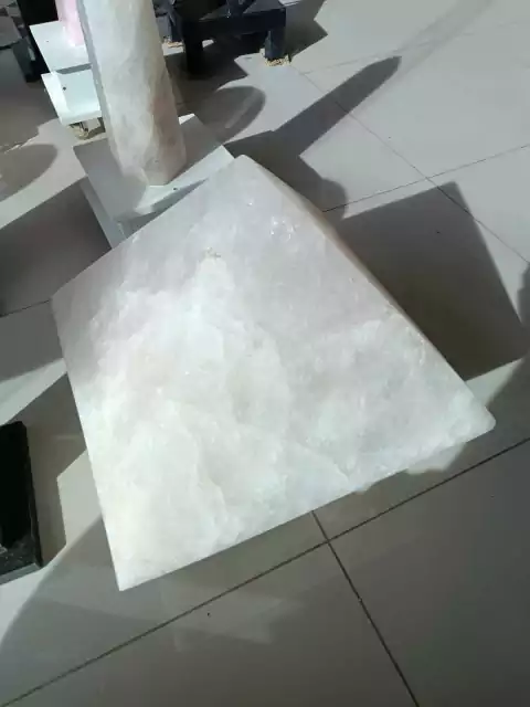 Pirâmide Quartzo Cristal Gigante Pedra Natural 49Kg 28cm