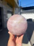 Esfera Quartzo Rosa Pedra Natural Classe B 6,5cm 420gr