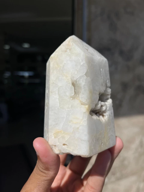 Ponta Enxofre no Quartzo Pedra Natural Lapidado 356g 9cm