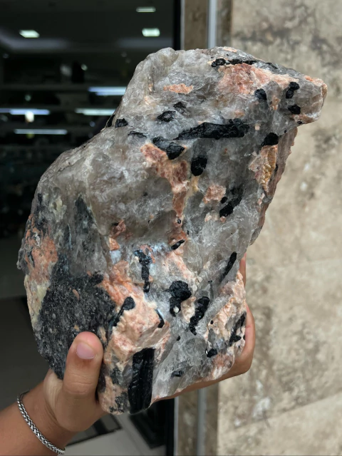 01 Turmalina no Feldspato Pedra Natural 5.406kg 12cm