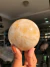 Esfera Hematoide Amarelo Pedra Natural Lapidada 676g 7,7 cm - Distribuidora CristaisdeCurvelo