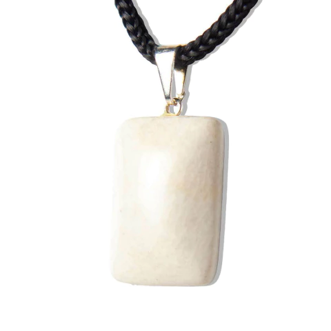 Colar Retangular Liso Feldspato Branco Pino Argola Prateado