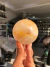 Esfera Hematoide Amarelo Pedra Natural Lapidada 438 g 6,6 cm