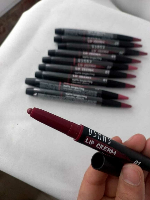 Crayon, lapiz delineador Ushas