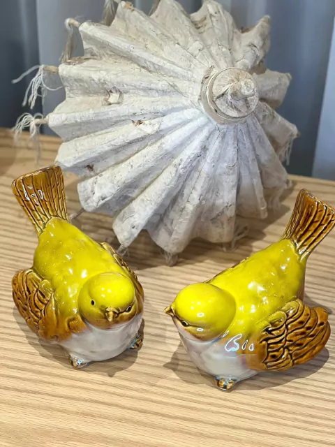 Pássaros de cerâmica