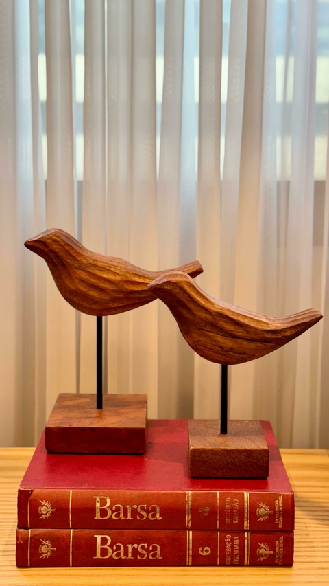 Pássaros de madeira