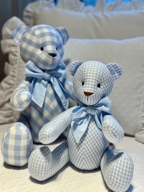 Urso vichy azul com laço