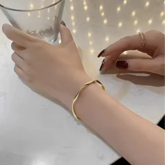 Pulseira Bracelete Dourado Ajustavel Bola Regulável Torcido na internet