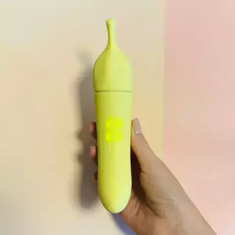Banana - Vibrador e sugador de clitóris 2 em 1