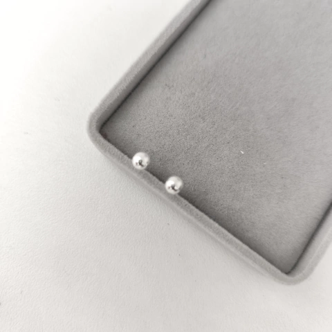 Brinco Esfera 5mm - comprar online