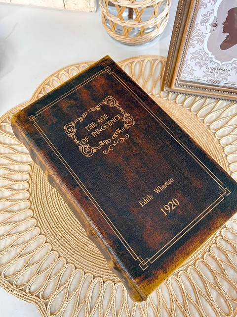 Livro Caixa "The Age Of Innocence" - comprar online