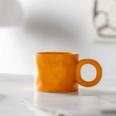 Caneca de Cerâmica com Alça de Anel