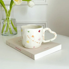 Caneca Floral Alça de Coração - loja online
